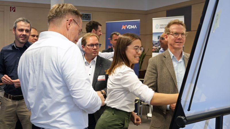 Teilnehmende der Arbeitsgruppen beim MatchMaking Symposium Wind- und Energieforschung.