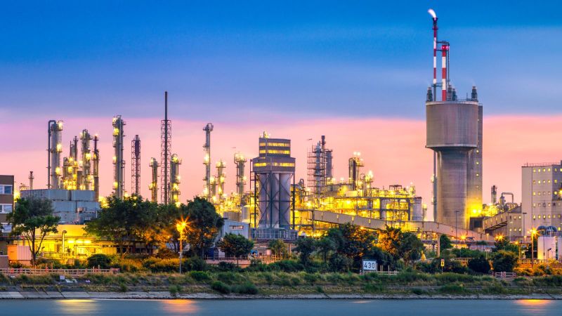 Eine Studie der Begleitforschung Industrie und Gewerbe in Zusammenarbeit mit der DECHEMA zeigt, welche Rohstoffe und Verfahren als alternative Kohelnstoffquellen zu Erdöl und Erdgas aussichtsreich sind.