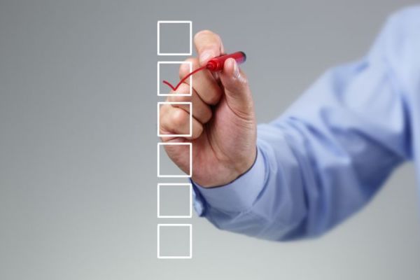 Symbolbild zum Abhaken einer Checkliste: Die öffentliche Umfrage zur europäischen Partnerschaft Symbolbild zum Abhaken einer Checkliste: Die öffentliche Umfrage zur europäischen Partnerschaft
