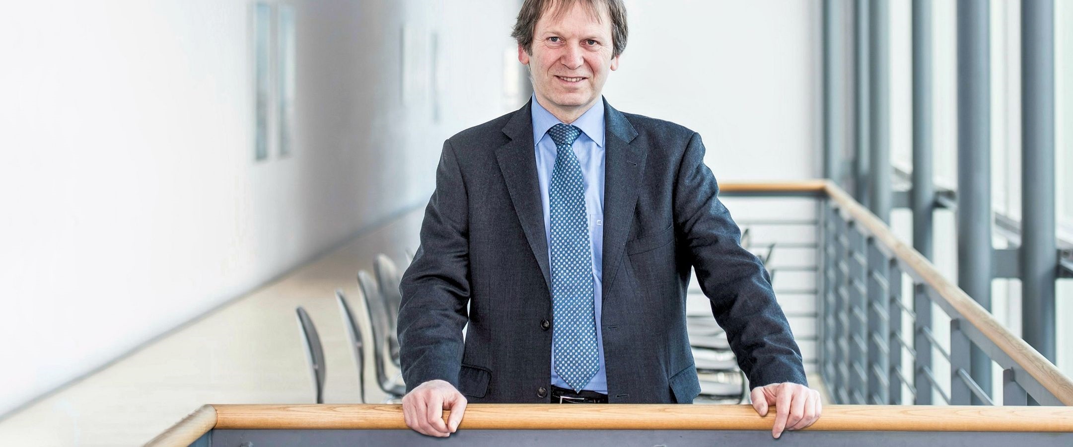 Bild: Fraunhofer ISE Porträt von Hans-Martin Henning, Leiter des Fraunhofer-Instituts für Solare Energiesysteme