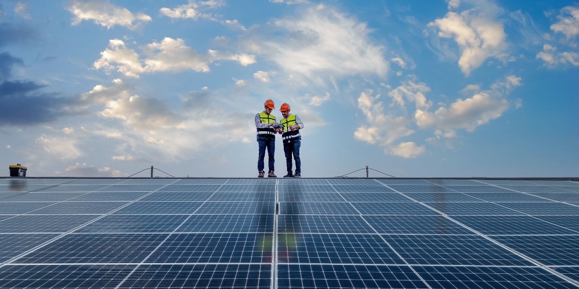In der Webinarreihe „PV-Dialog: Perspektiven und Projekte aus der Photovoltaikforschung“ berichten Fachleute von ihren Forschungsarbeiten, präsentieren neue Erkenntnisse und tauschen sich mit den Teilnehmenden zu aktuellen Fragen aus.