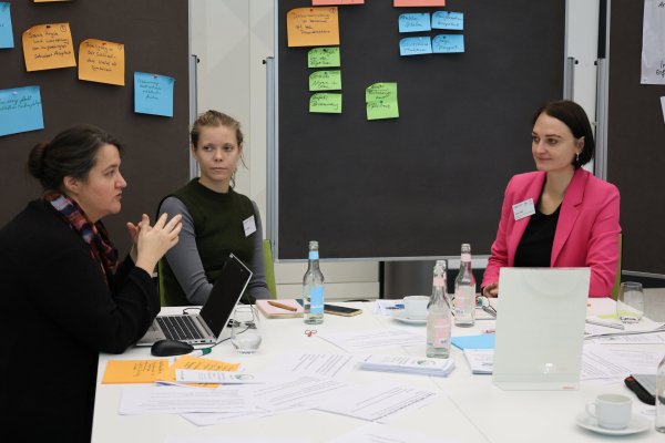 Thementische an Tag 2 der 2. Energieforschungskonferenz des BMWE