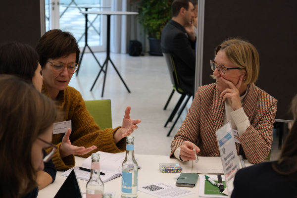 Thementische an Tag 2 der 2. Energieforschungskonferenz des BMWE