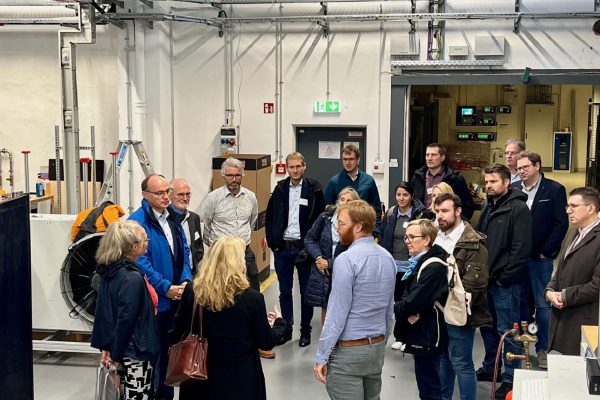 Dr. Clemens Dankwerth gives informations about the Fraunhofer ISE Heat Pump TestLab.