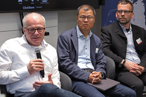 Podiumsdiskussion zur Rolle von Forschung und Entwicklung für eine stärkere Wettbewerbsfähigkeit deutscher und europäischer Unternehmen der Windenergiebranche.